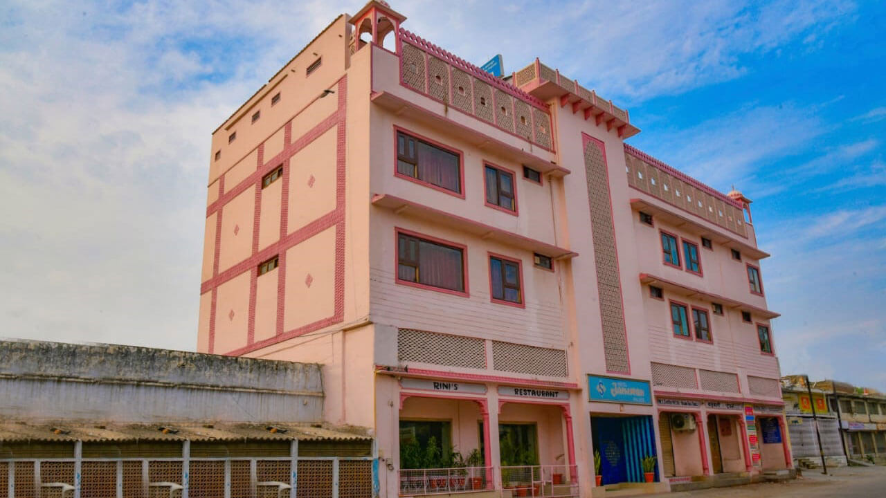 Best view of Hotel Jaisingh Palace hotel room, amenities, and facilities