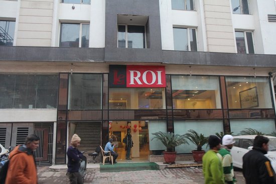 Best view of Le ROI Delhi Hotel hotel room, amenities, and facilities