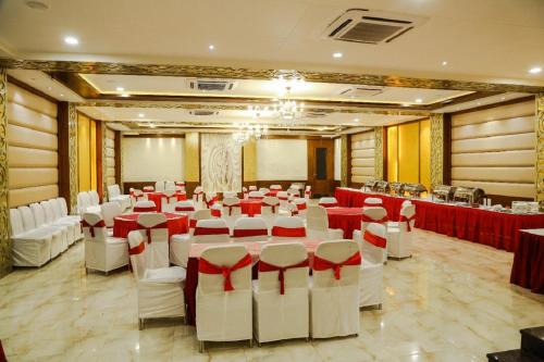 Hotel Taj Heights agra Hotel Image